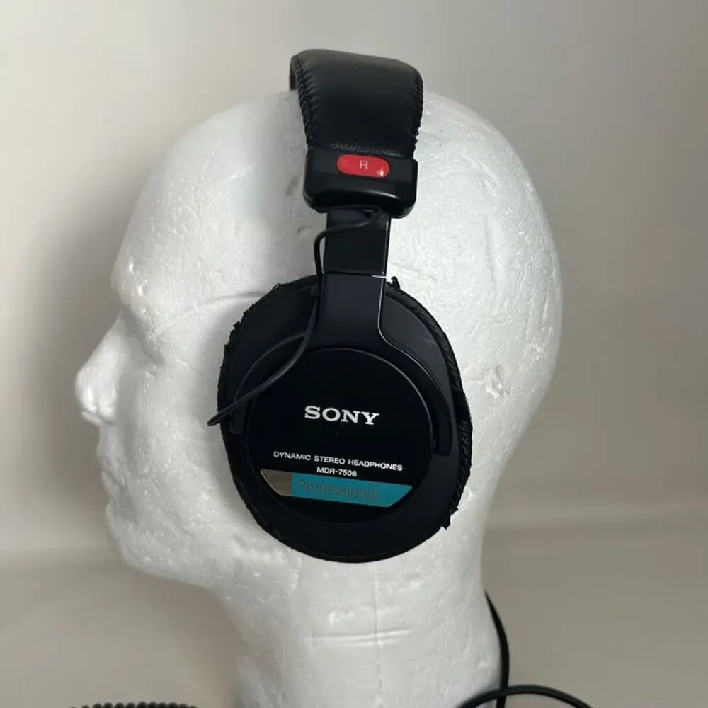 Sony MDR-7506 Professional Studio Monitor Headphones Wired For Parts Repair
